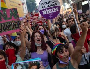 Women protest withdrawal from Istanbul Convention