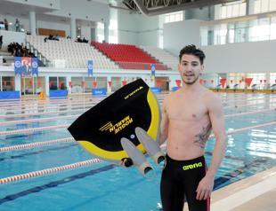 Turkish swimmer wins historic gold at world championships