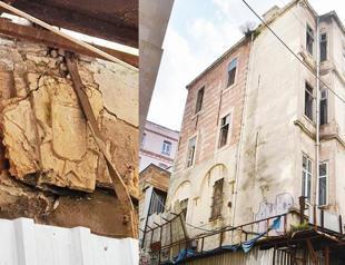 Giant Genoese coat of arms adorning Istanbul’s palace stolen