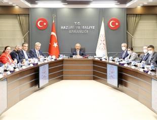 Turkeys finance minister meets with German business leaders