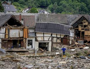 Hundreds missing in Germany after huge floods