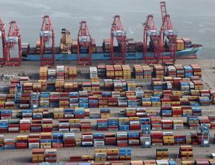 US officials look to address transportation supply chain issues