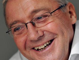 Opera director Graham Vick dies of COVID complications at 67