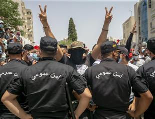 Tunisian democracy in crisis after president ousts government