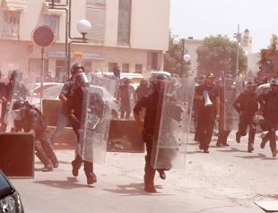 Tunisians worry about outcome of president’s power grab