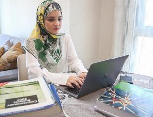 Syrian student in Turkey graduates top of class