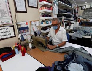 Only vaccinated people should work, employer confederation suggests