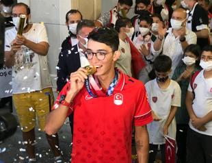 Turkey’s new Olympic medalist returns home to hero’s welcome