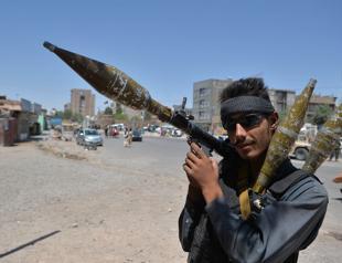 Afghan fighting rages as US and UK accuse Taliban of massacring civilians