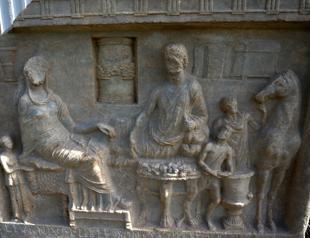 Grave stele discovered in ancient Parion