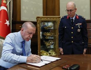 Turkey replaces land forces commander in routine reshuffle