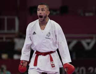 Turkish athlete Eray Şamdan wins silver in mens 67 kg karate