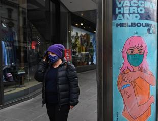 Melbourne extends lockdown as Sydney touts vaccine freedom