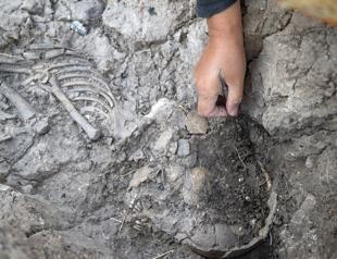 Child skeleton among findings in Tunceli excavations