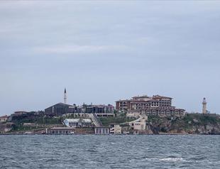 Island bearing traces of 1960 coup open to visitors