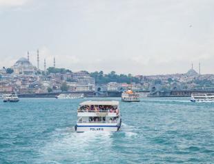 Authorities fine noisy tour boats in Bosphorus