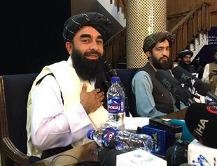 Taliban pledge to be ’different’, as Afghans flee