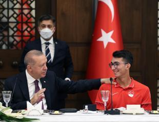 Erdoğan praises Olympic champ for promoting archery