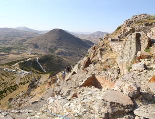 Historic castle gate unearthed in central Turkey