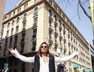 Salt Bae moves to house of The Grand Poet