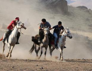 Traditional Kyrgyz game continues to be played in Turkey’s east