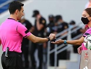 In historic first, couple officiates at Turkish football game
