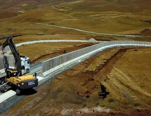 Turkey extends security wall along Iran border: Interior minister