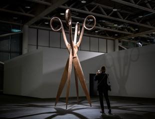 Art Basel fair breathes life back into moribund market