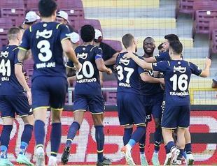 Fenerbahçe take top spot in Turkish Süper Lig
