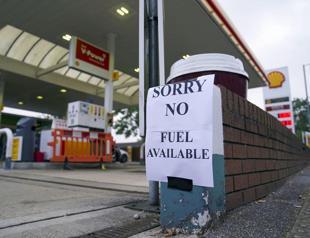 UK gas stations run dry as trucker shortage sparks hoarding