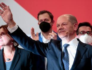 Germany in political limbo after Social Democrats narrow win