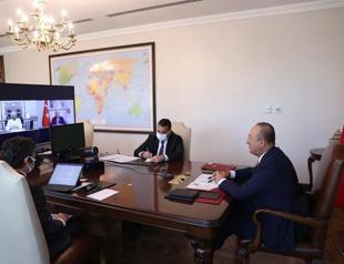 Top diplomat discusses regional issues with Omani counterpart