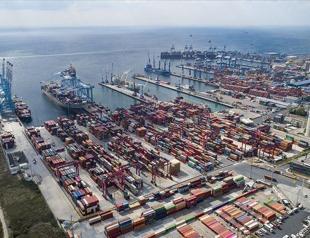 Turkeys foreign trade gap narrows 32% in August