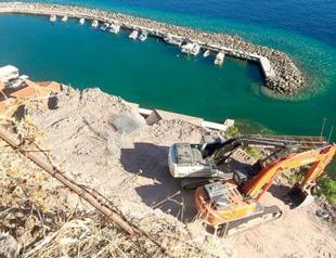 Ongoing rehabilitation works at Assos ancient port cause uproar