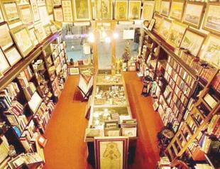 Symbolic Istanbul bookstore closes its doors