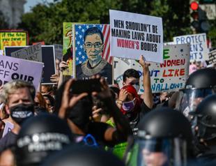 Tens of thousands march for US abortion rights