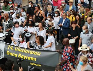 Afro-Turks celebrate traditional fest with crowd-pulling cortege