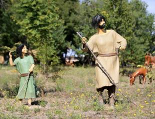 8,000-year-old village life to be exhibited