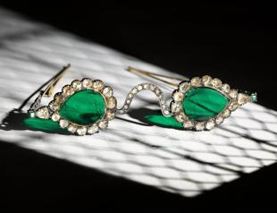 Rare Mughal era eyeglasses up for sale