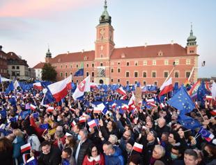 Polexit fears spark large pro-EU protests across Poland