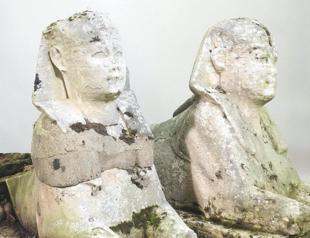 Garden statues at auction turn out to be Egyptian artifacts