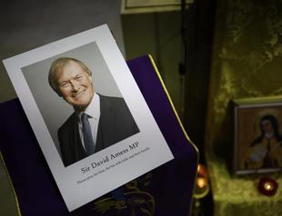 UK counterterror officers lead probe in lawmaker’s slaying