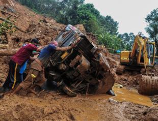 Landslides, floods kill at least 25 in southwest India