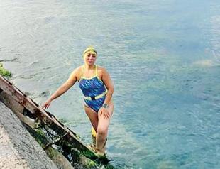 Academic completes dangerous open-water swim route