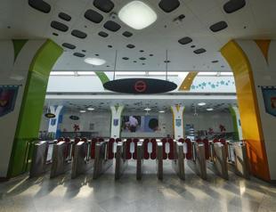 Shanghai Disneyland closed over single Covid case