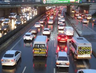 Rain hit Turkey’s west, congesting traffic in Istanbul