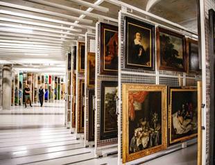 Dutch museum opens entire collection in world first