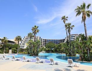 Hoteliers in Antalya more hopeful for 2022 tourist season