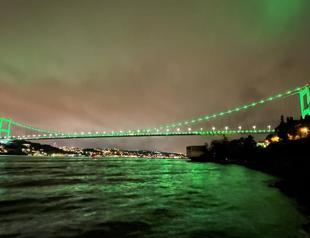 Istanbul bridge illuminated for organ donation