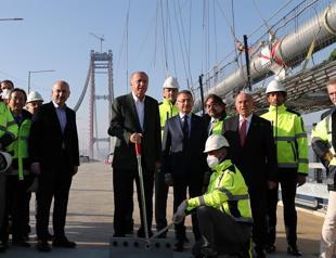 Final deck of new bridge connecting Europe, Asia installed in Çanakkale
